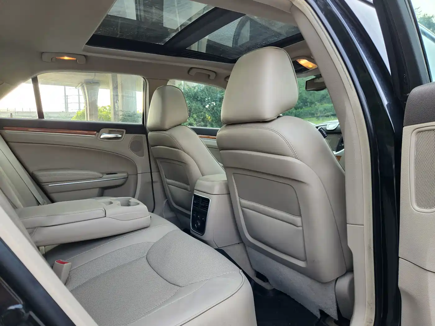 Chrysler 300C (Import) 2014 2013 Model 3.6L Premium Comfort Edition