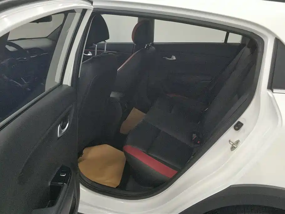 Kia KX CROSS 2018 1.6L Automatic Smart Sunroof Edition фото 11