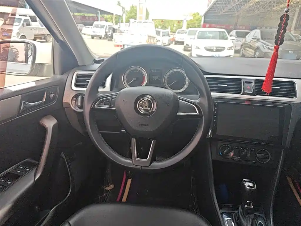 Škoda Rapid 2019 1.5L Automatic Comfort China V фото 11