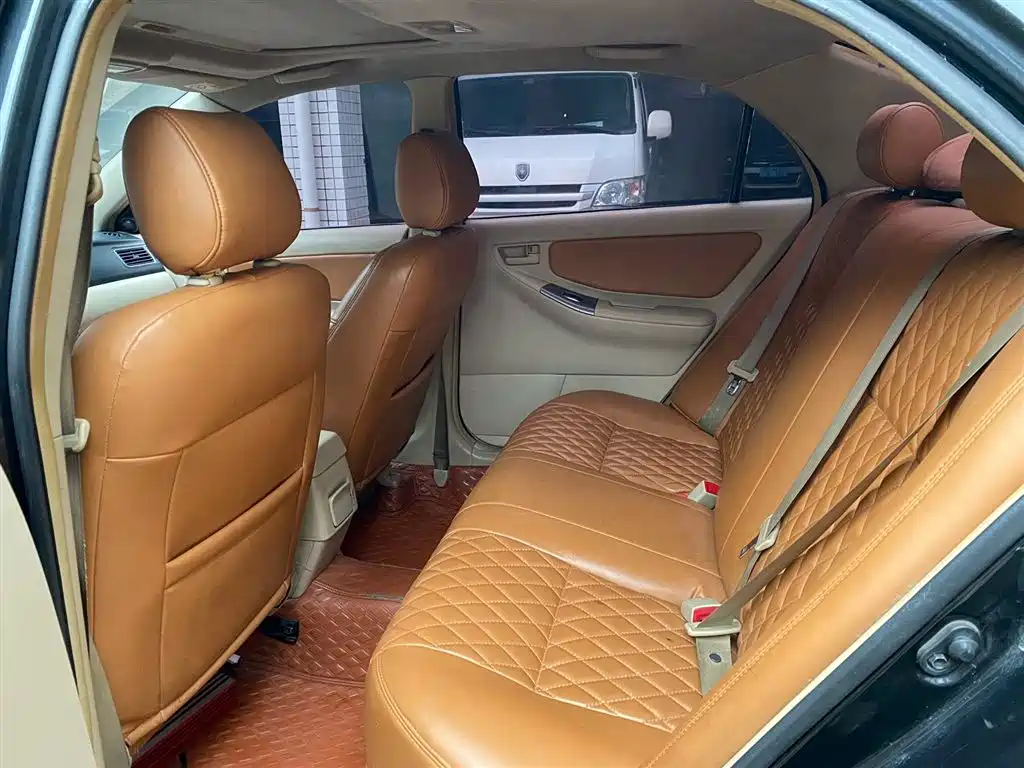 Toyota Corolla 2013 1.6L Automatic Luxury фото 5