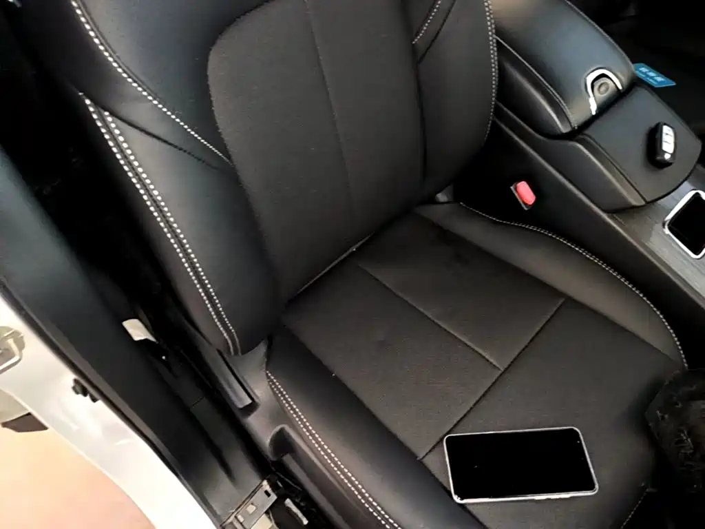 Venucia T90 2018 2018 2.0L CVT Smart Connection Fashion Edition China V