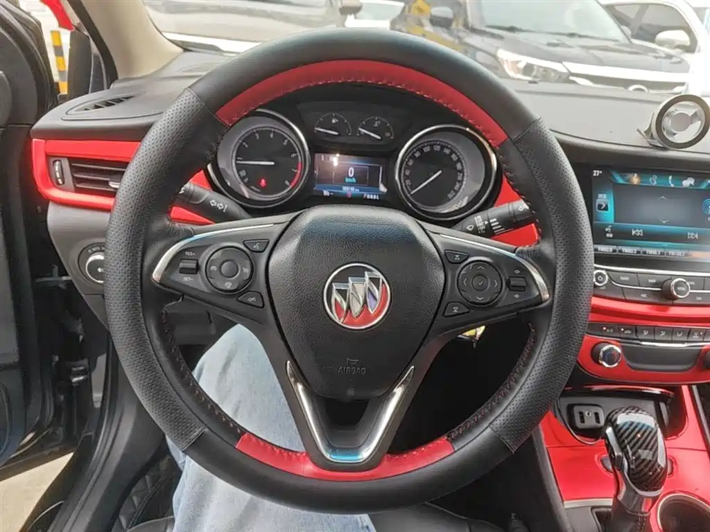 Buick Verano 2018 Sedan 20T Dual Clutch Leading фото 11