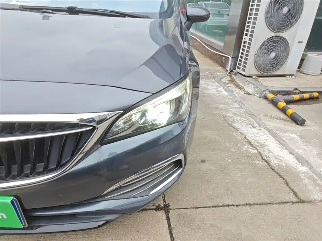 Buick Verano 2018 Sedan 20T Dual Clutch Leading фото 24