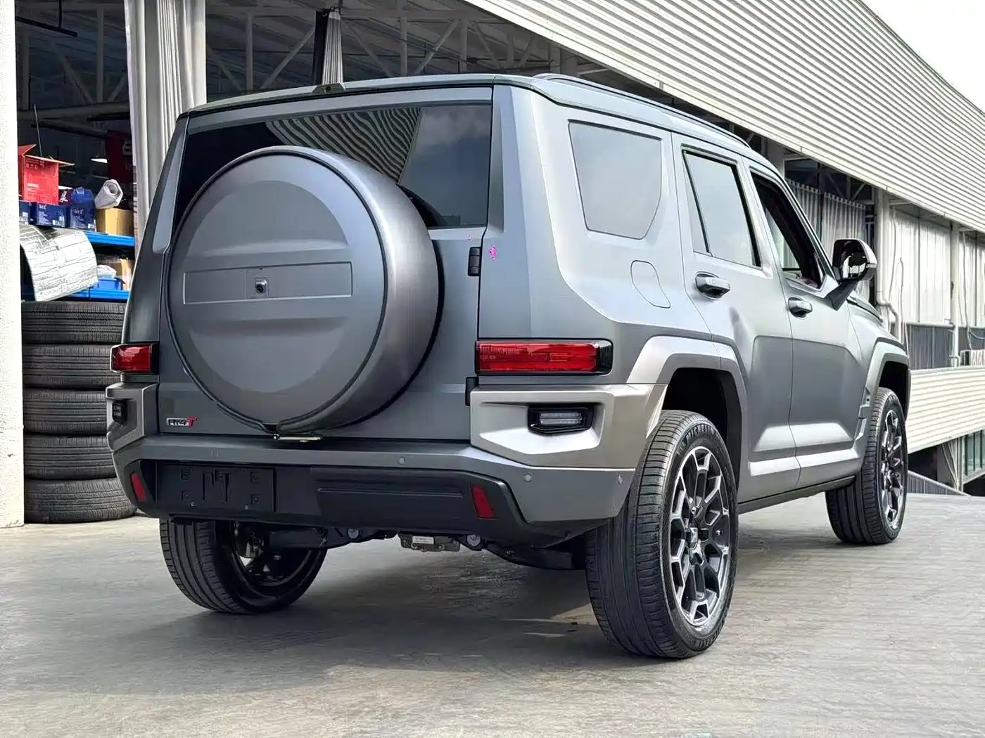 TANK TANK 700 NEW ENERGY