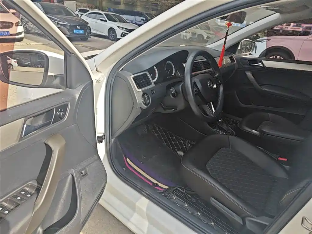 Škoda Rapid 2019 1.5L Automatic Comfort China V фото 16