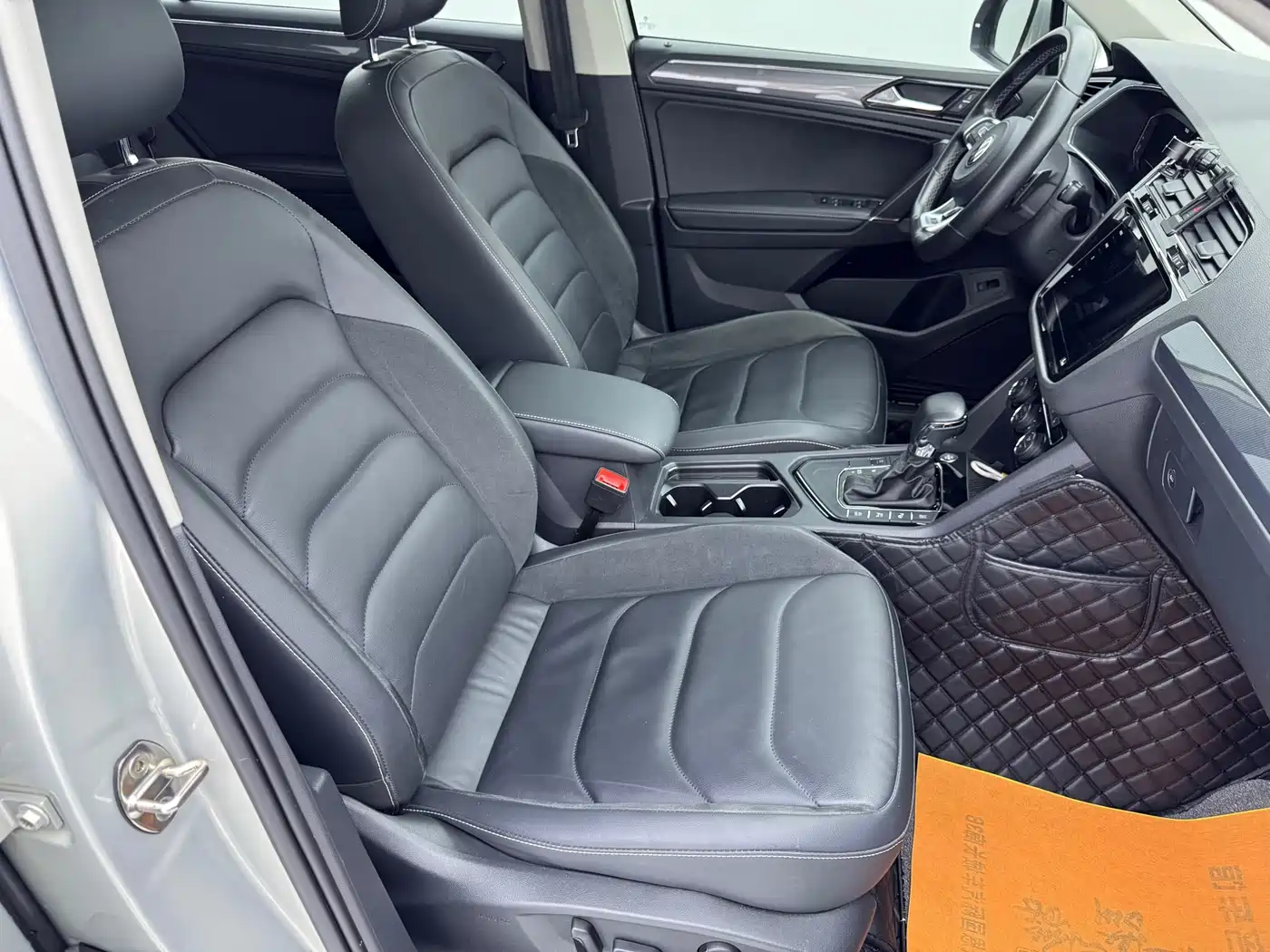 Volkswagen Tiguan L 2021 330TSI Automatic 2WD R-Line Premium фото 14