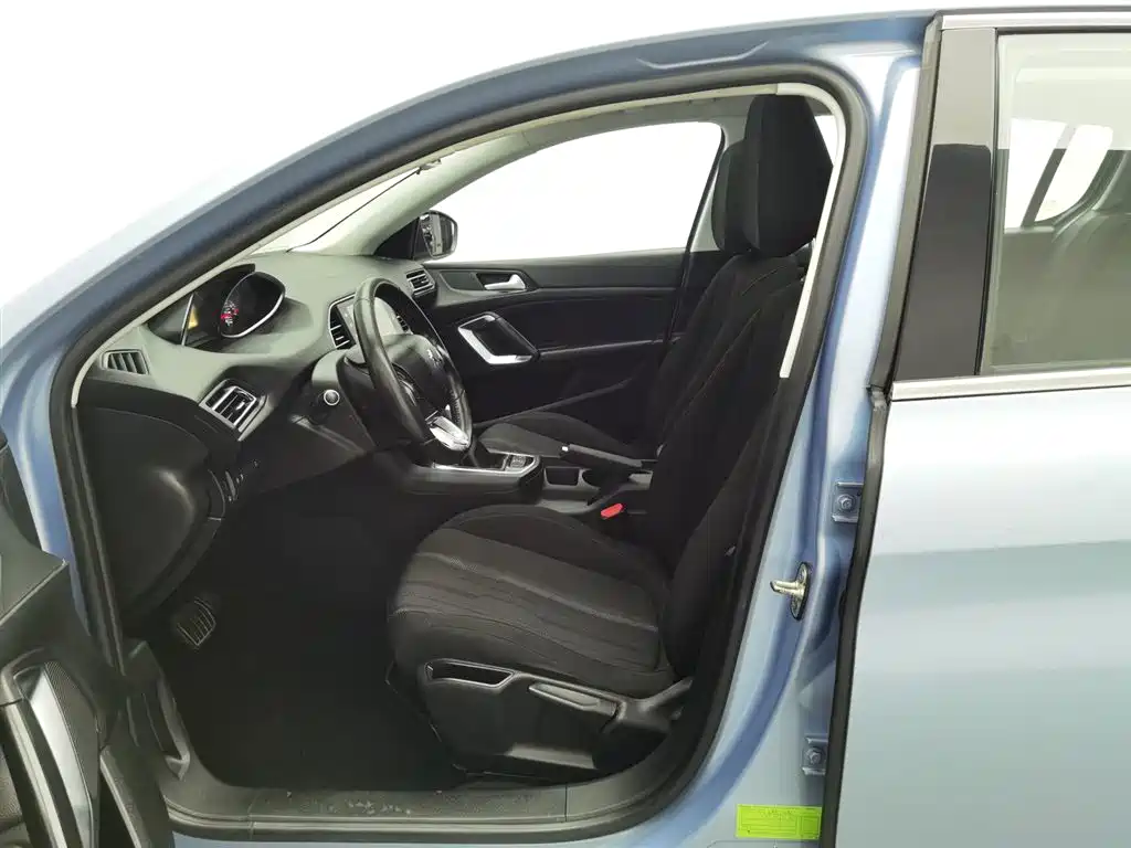 Peugeot 308S 2015 1.2T Auto Dynamic Edition фото 10