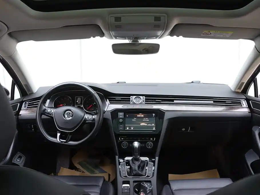 Volkswagen Magotan 2019 330TSI DSG Luxury China V фото 19