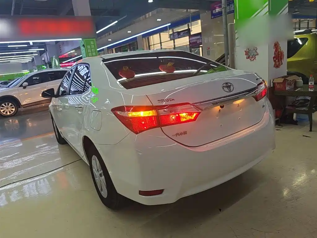 Toyota Corolla 2014 1.6L CVT GL фото 5