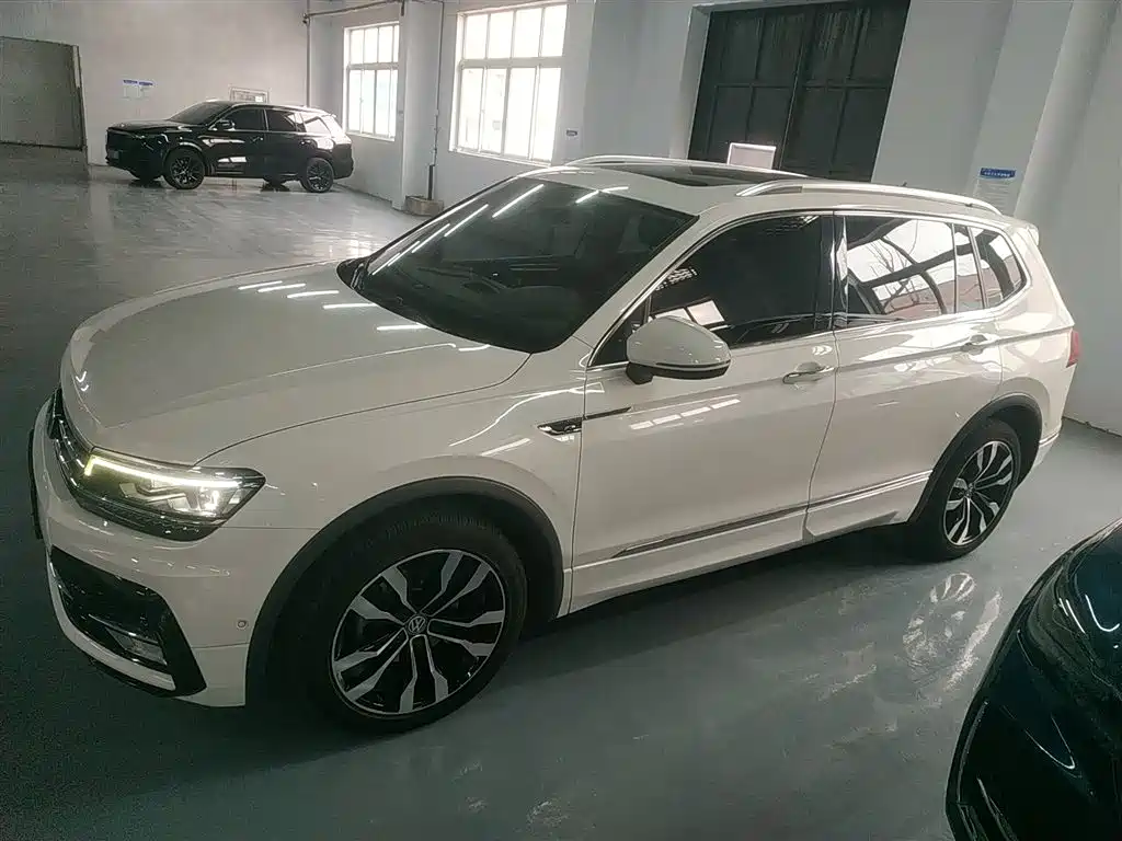 Volkswagen Tiguan L 2019 330TSI Automatic 2WD R-Line Flagship Edition China VI фото 5