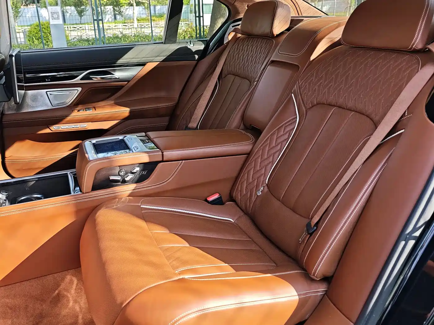 BMW 7 Series 2017 750Li xDrive Customized Edition (4-Seater) фото 17