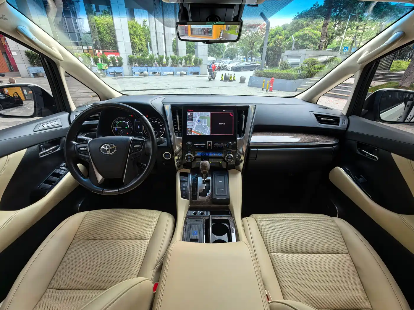 Toyota Alphard 2021 Hybrid 2.5L Premium фото 5