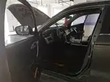 Фото 14 - Geely Atlas