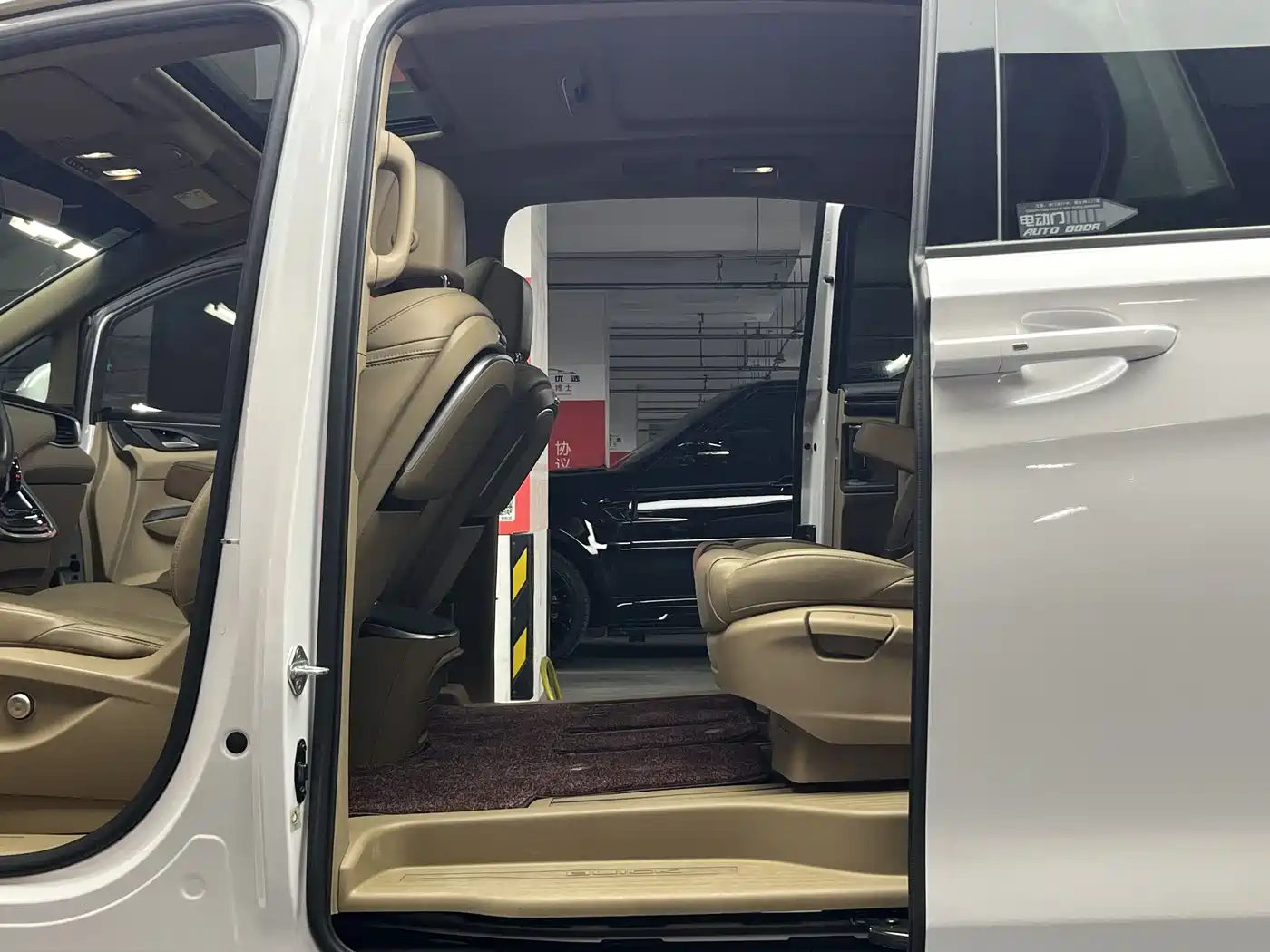 Buick GL8 2021 ES Landlord 653T Premium фото 19