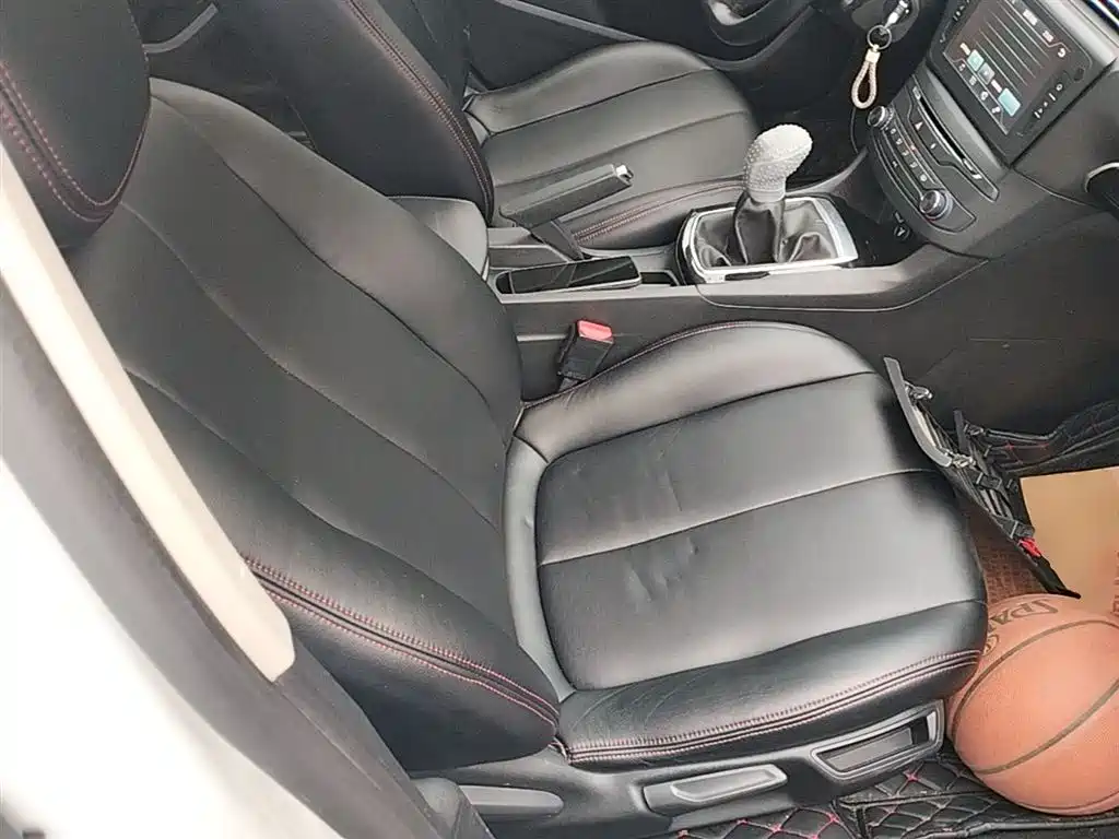Peugeot 408 2014 1.8L Manual Leading Edition фото 25