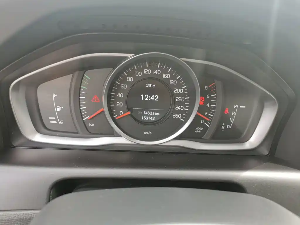 Фото 12 - Volvo XC60