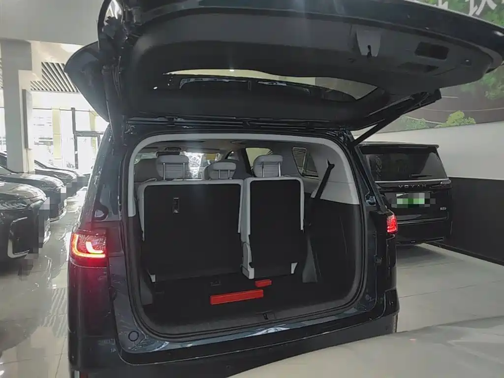 Voyah Auto Voyah Dreamer 2025 Model PHEV 4WD Excellent QianKun Edition фото 19