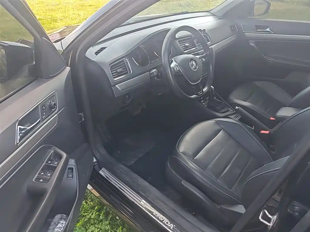 Volkswagen Lavida 2017 230TSI DSG Comfort Edition фото 16
