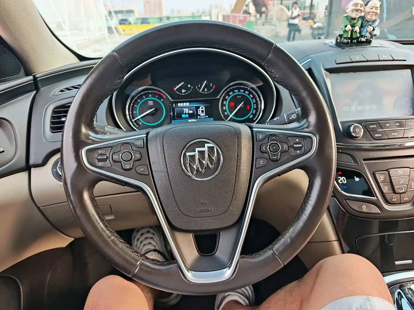 Photo 14 - Buick Regal