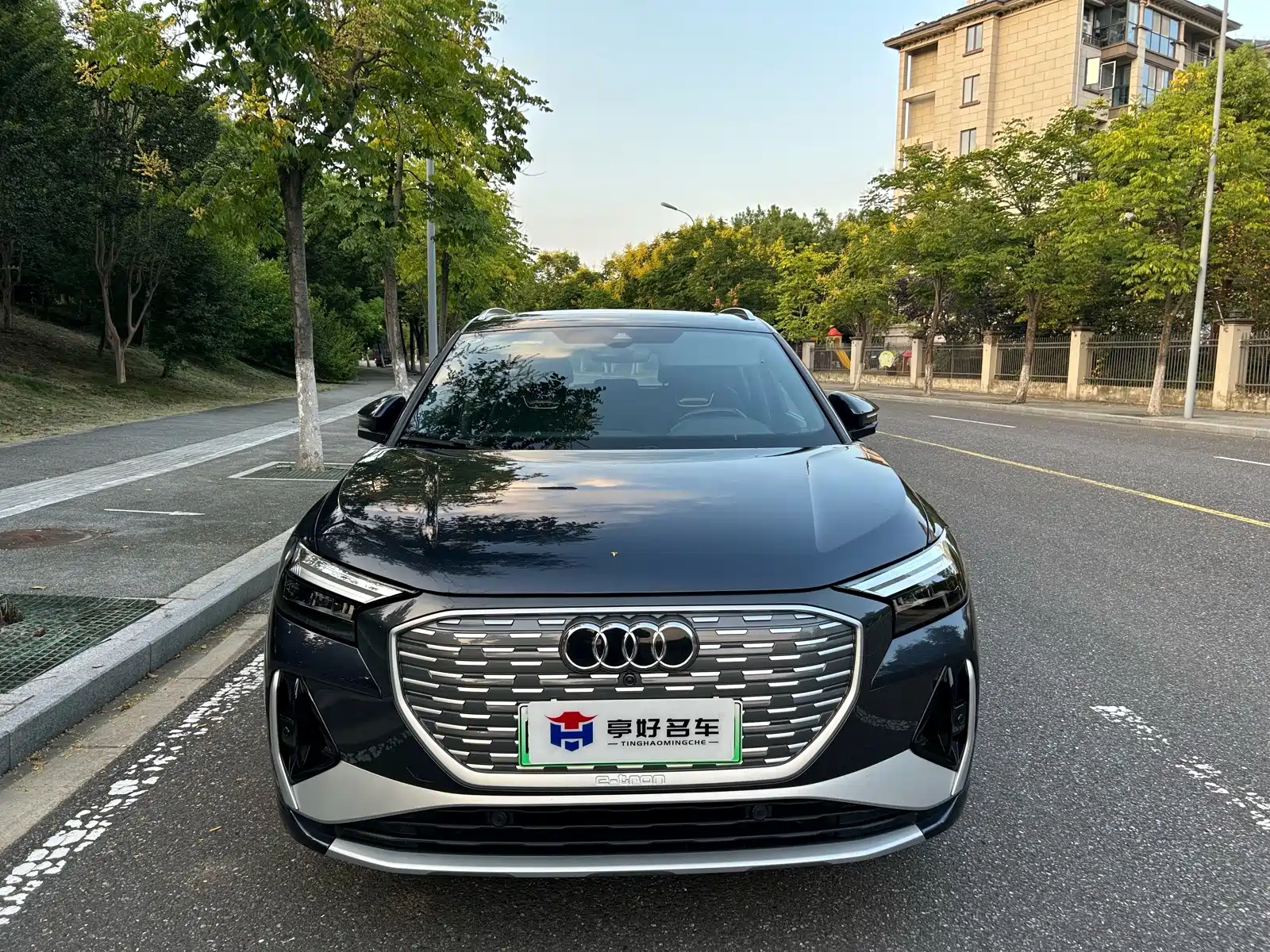 Photo 2 - Audi Q4 e-tron