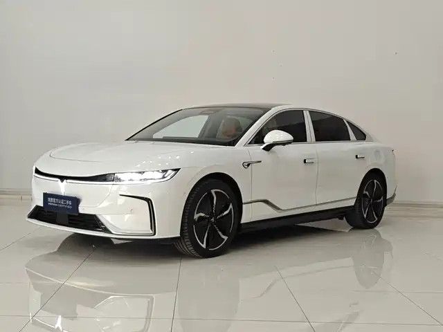 VOYAH LANTU CHASING LIGHT