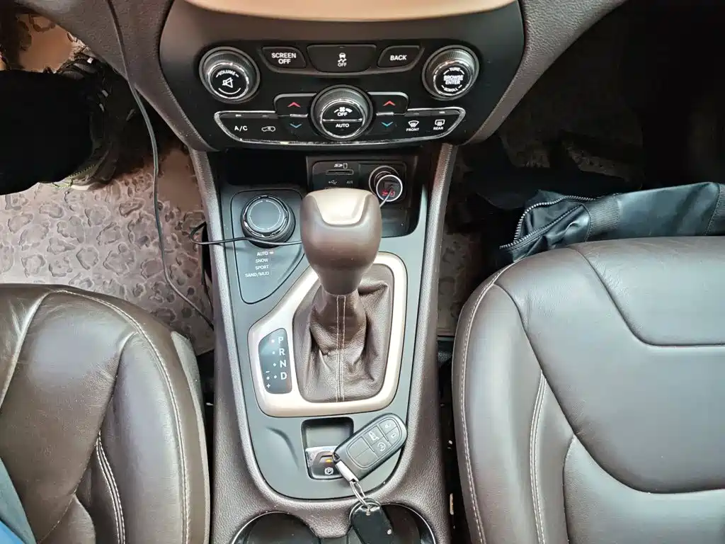 Jeep Cherokee (Import) 2015 2014 2.4L Luxury