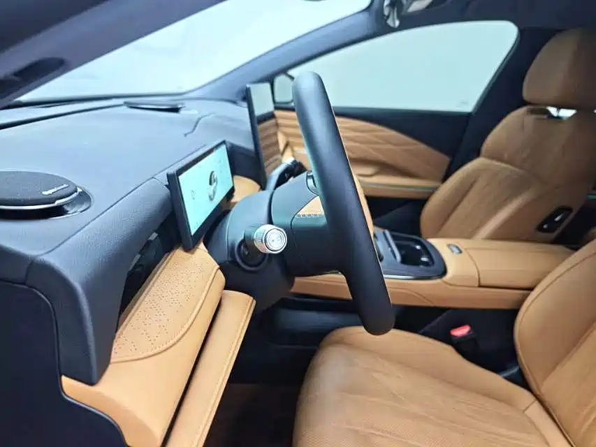 Geely Galaxy Galaxy Xingyao 8 2025 130km EM-i Premium Edition фото 6