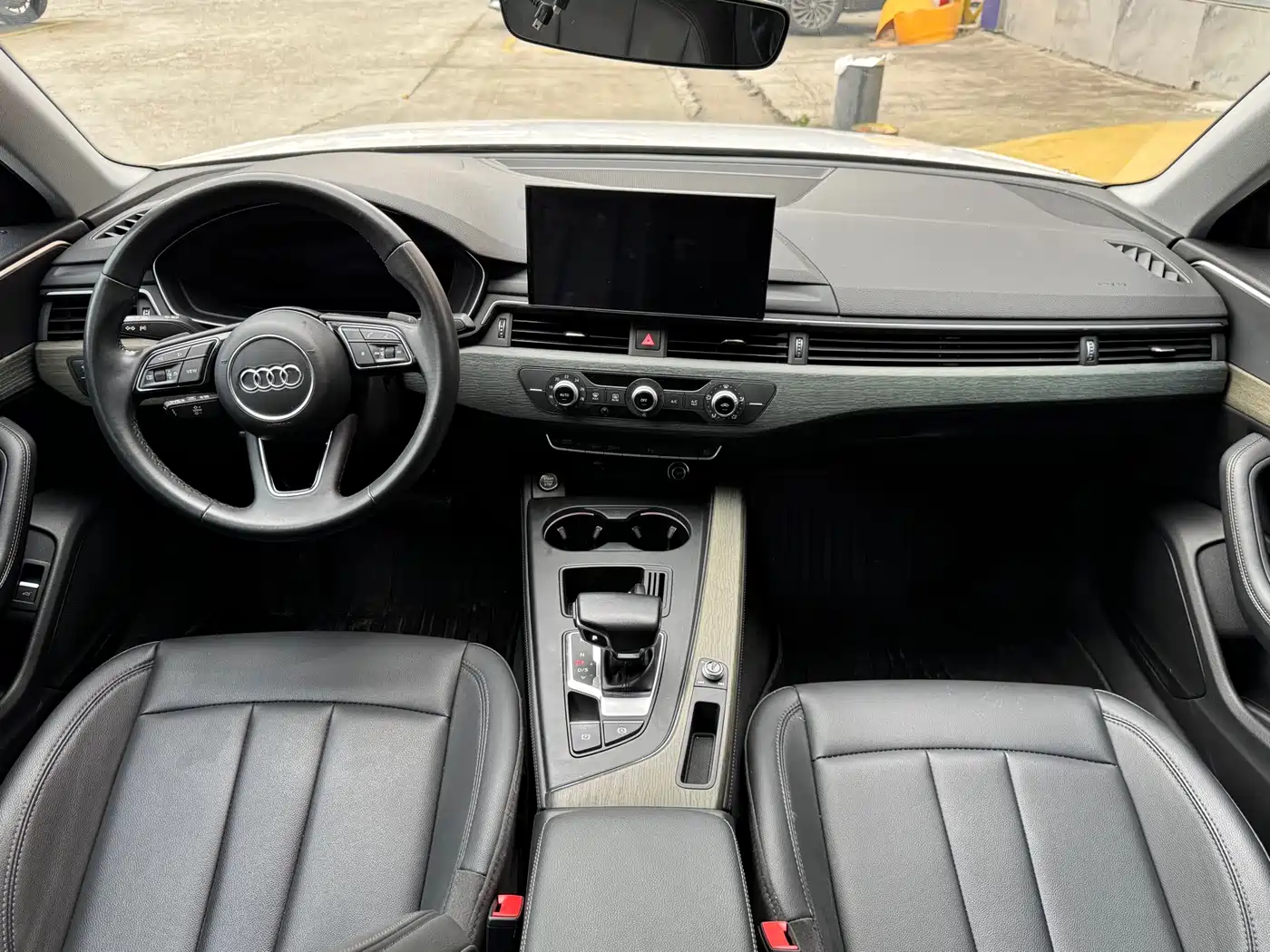 Photo 12 - Audi A4L