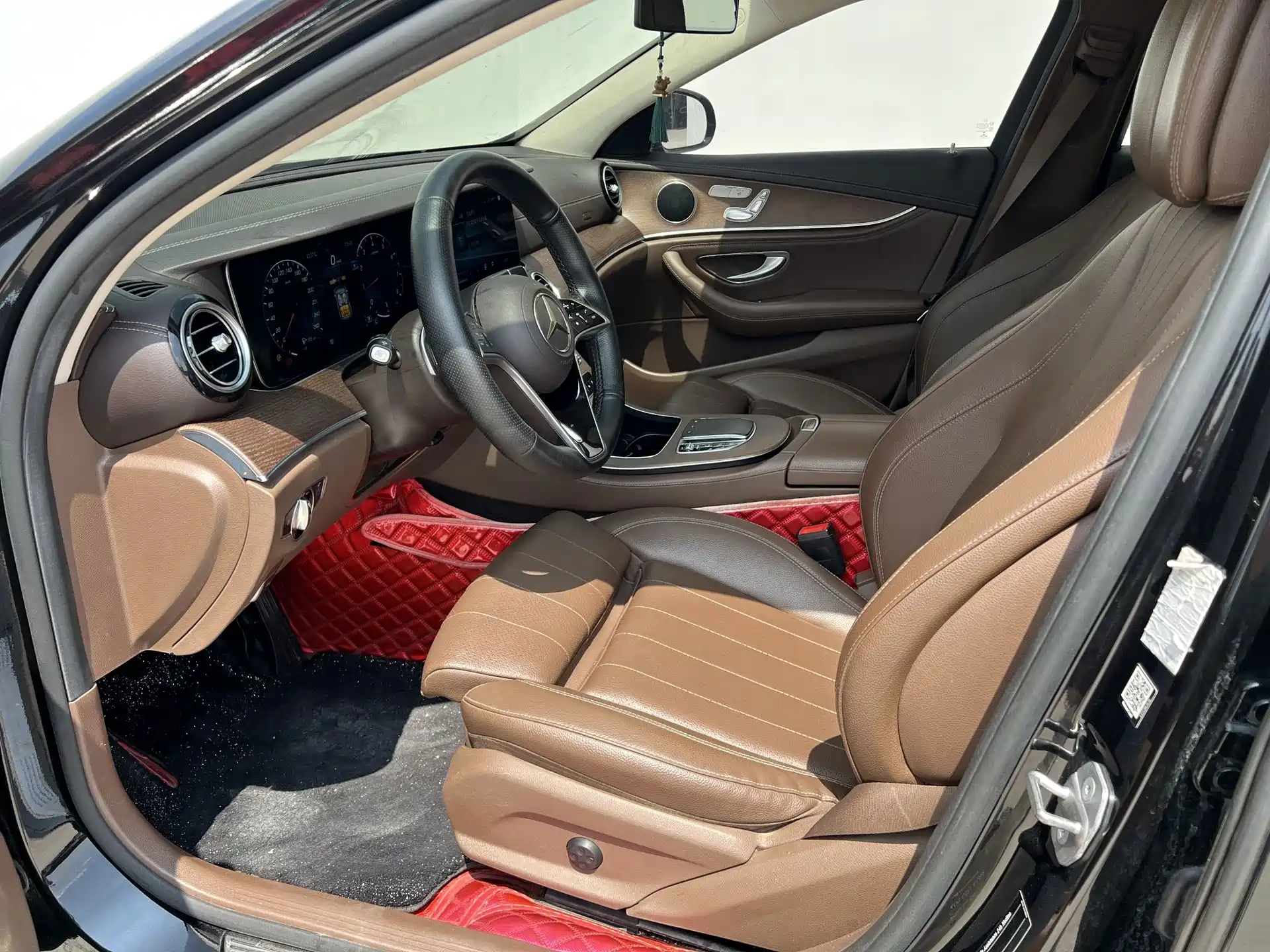 Фото 6 - Mercedes-Benz E-Class