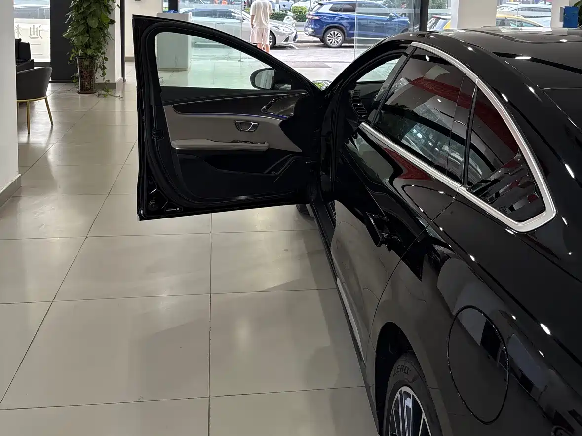 BYD Han 2025 DM-i 125KM LiDAR Smart Driving фото 8