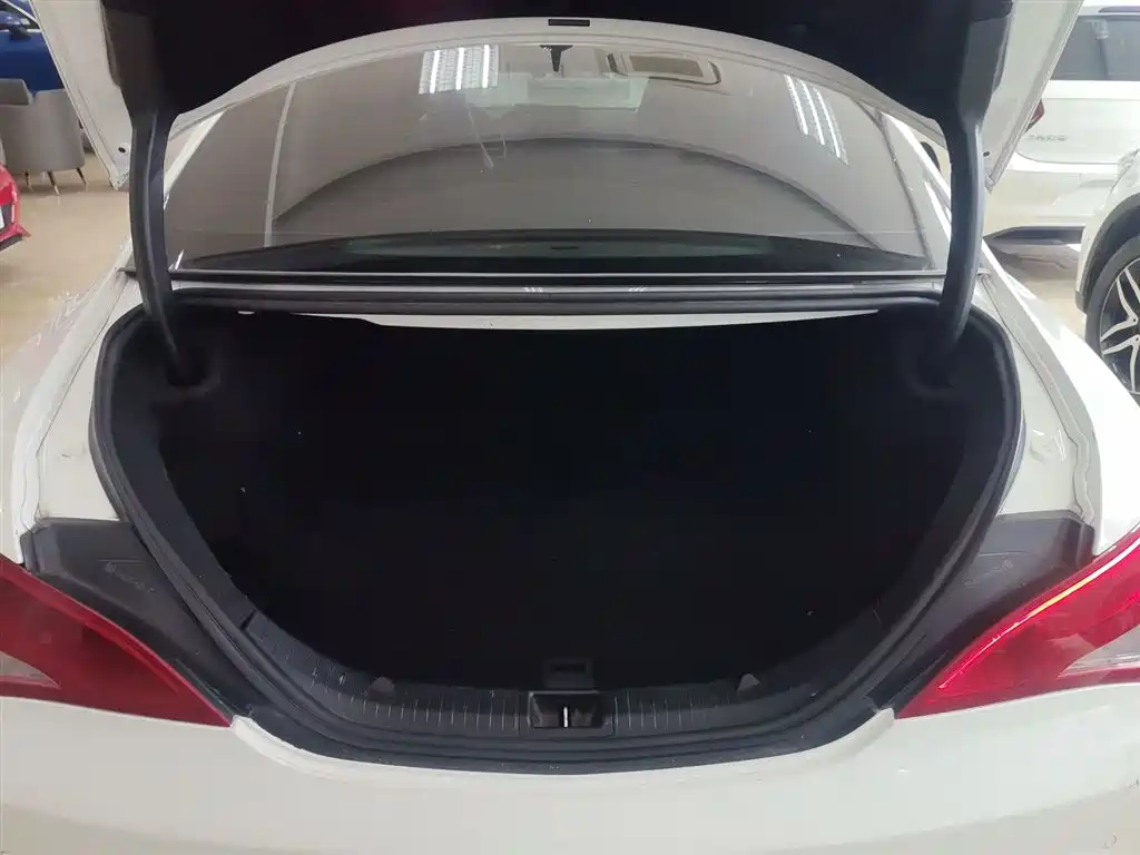 Mercedes-Benz CLA (Import) 2019 CLA 200 Sport фото 19