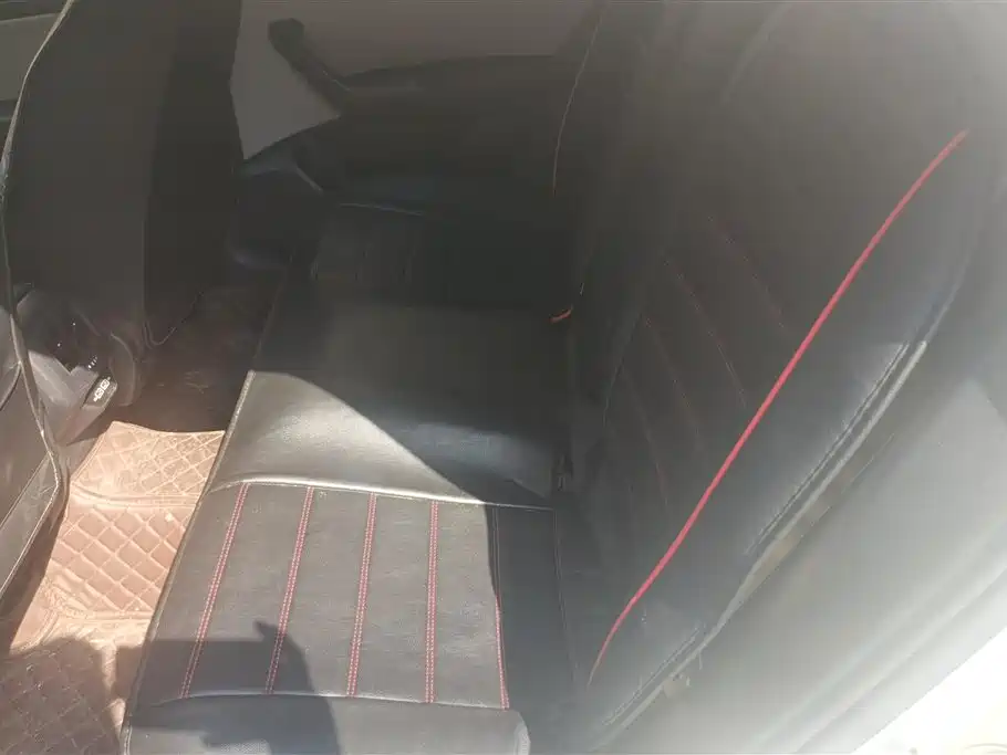 VOLKSWAGEN T ROC EXPLORING SONGS