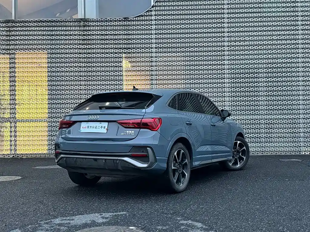 AUDI Q3 SPORTBACK