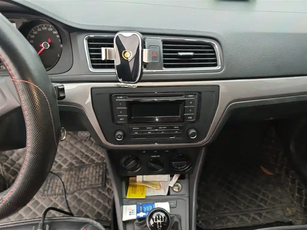 Volkswagen Lavida 2017 1.6L Manual Trend Edition фото 13