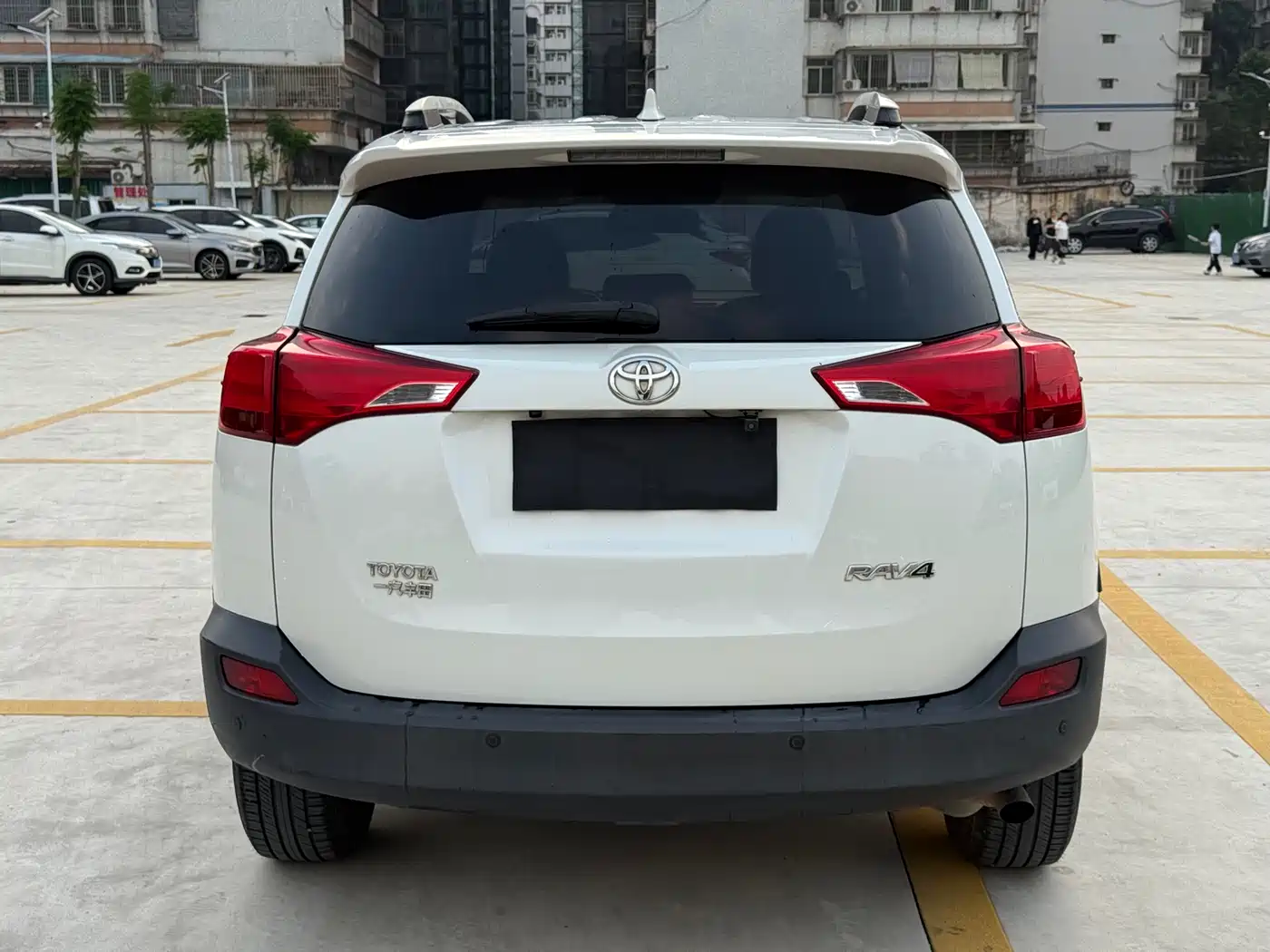 Toyota RAV4 Rongfang 2015 2.0L CVT 2WD Trend Edition фото 8