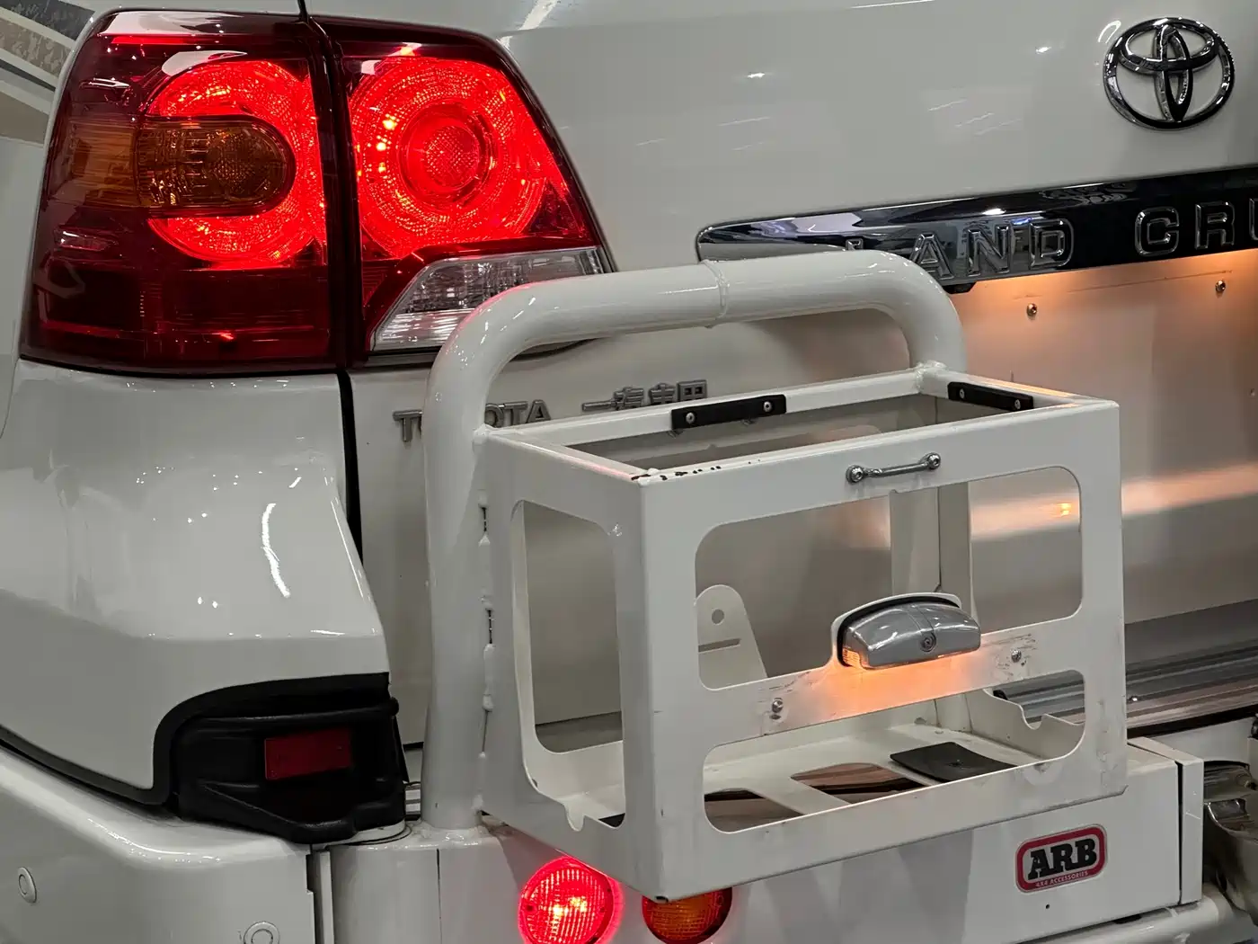 Toyota Land Cruiser 2012 4.6L Automatic VX-R фото 23