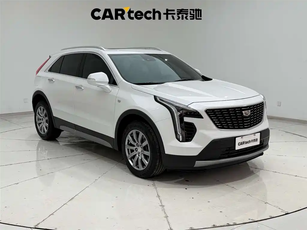 CADILLAC XT4