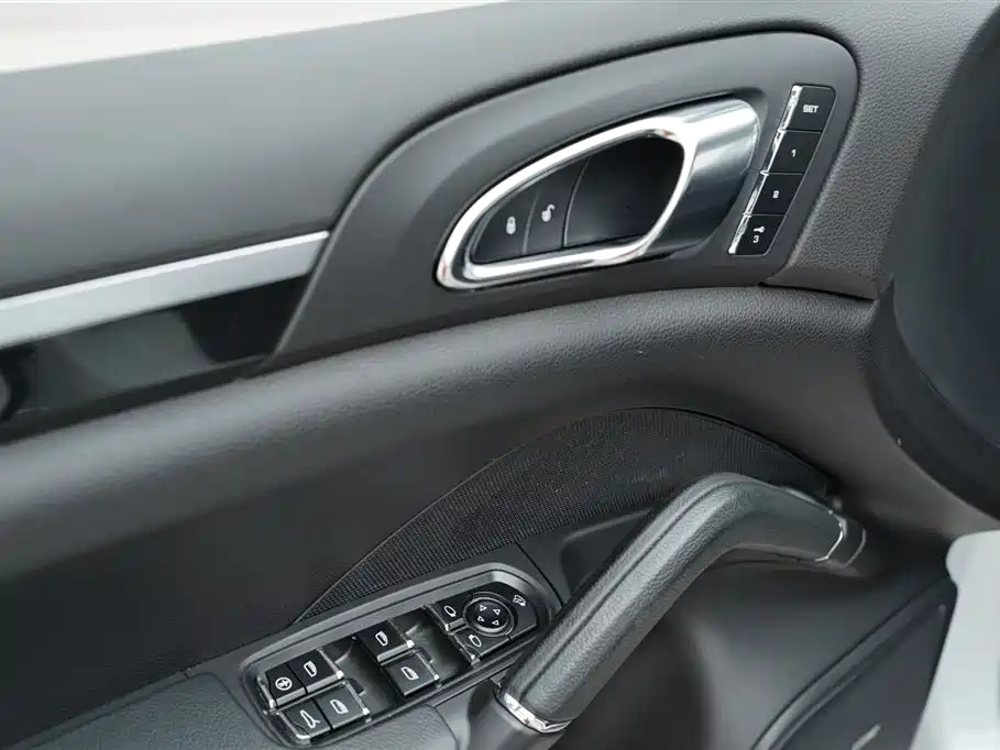 Porsche Cayenne 2011 Cayenne 3.0T фото 11