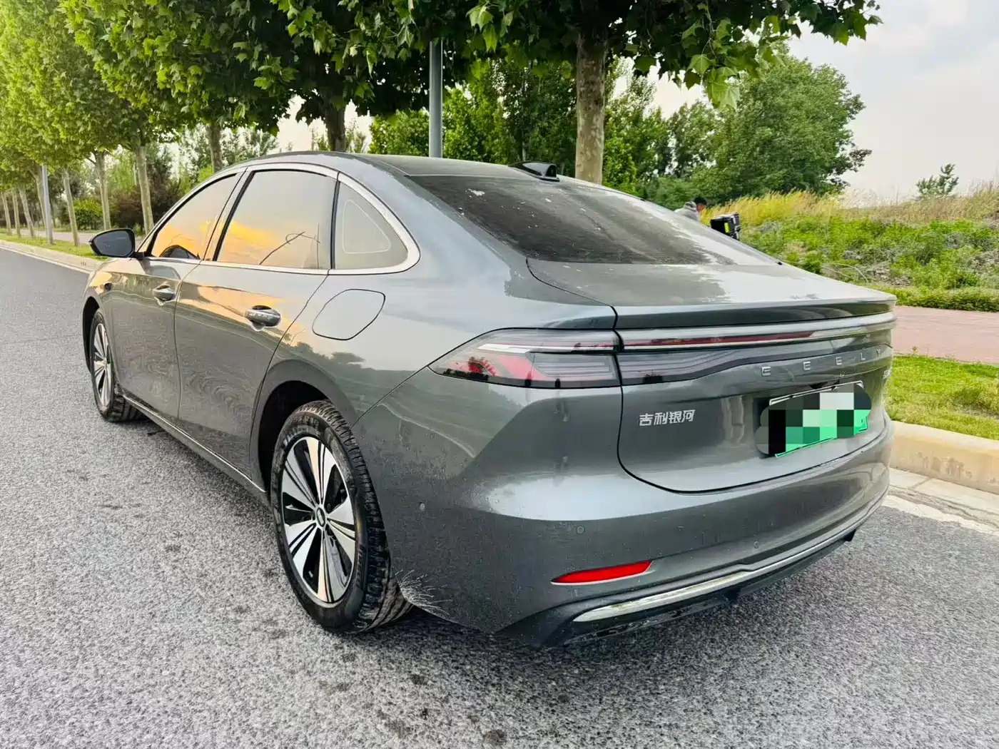 Geely Galaxy Galaxy A7 2025 EM-i 150km Long Voyage Edition фото 10