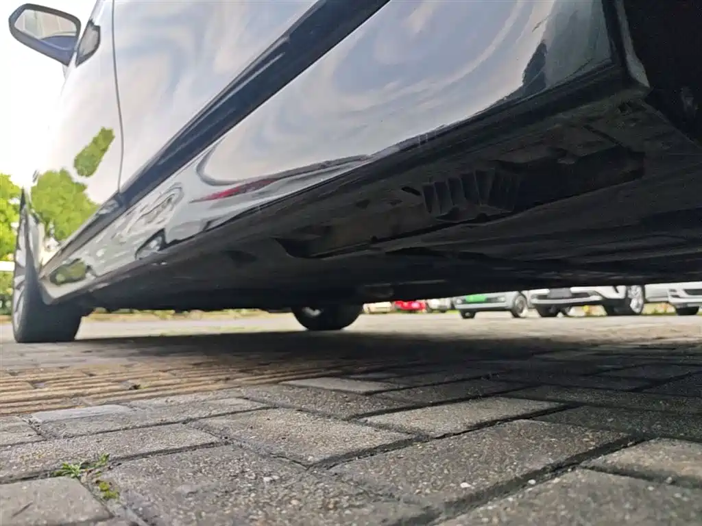BMW 5 Series 2014 528Li Leading Edition фото 21