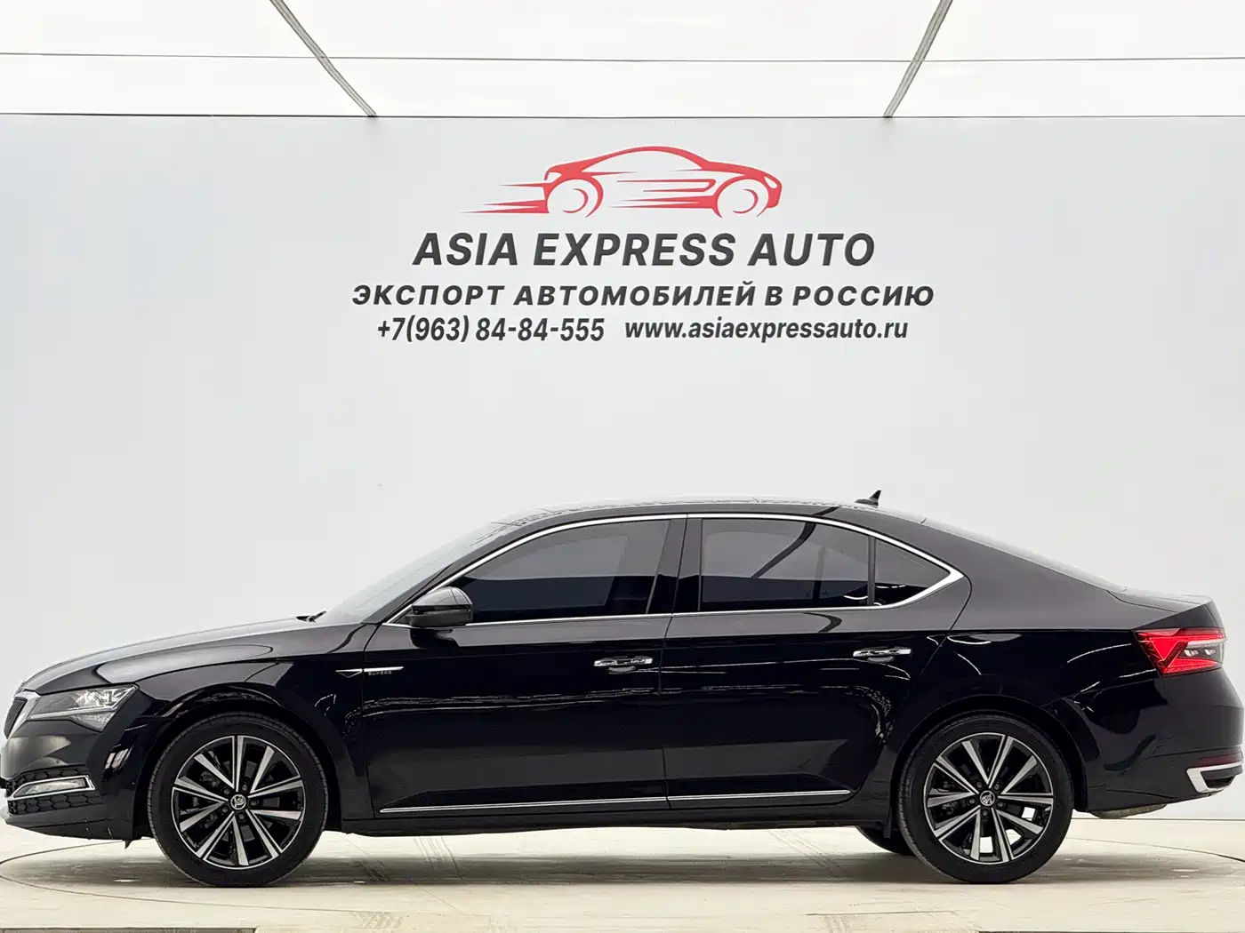 Škoda Superb 2023 TSI280 DSG Premium Edition фото 7