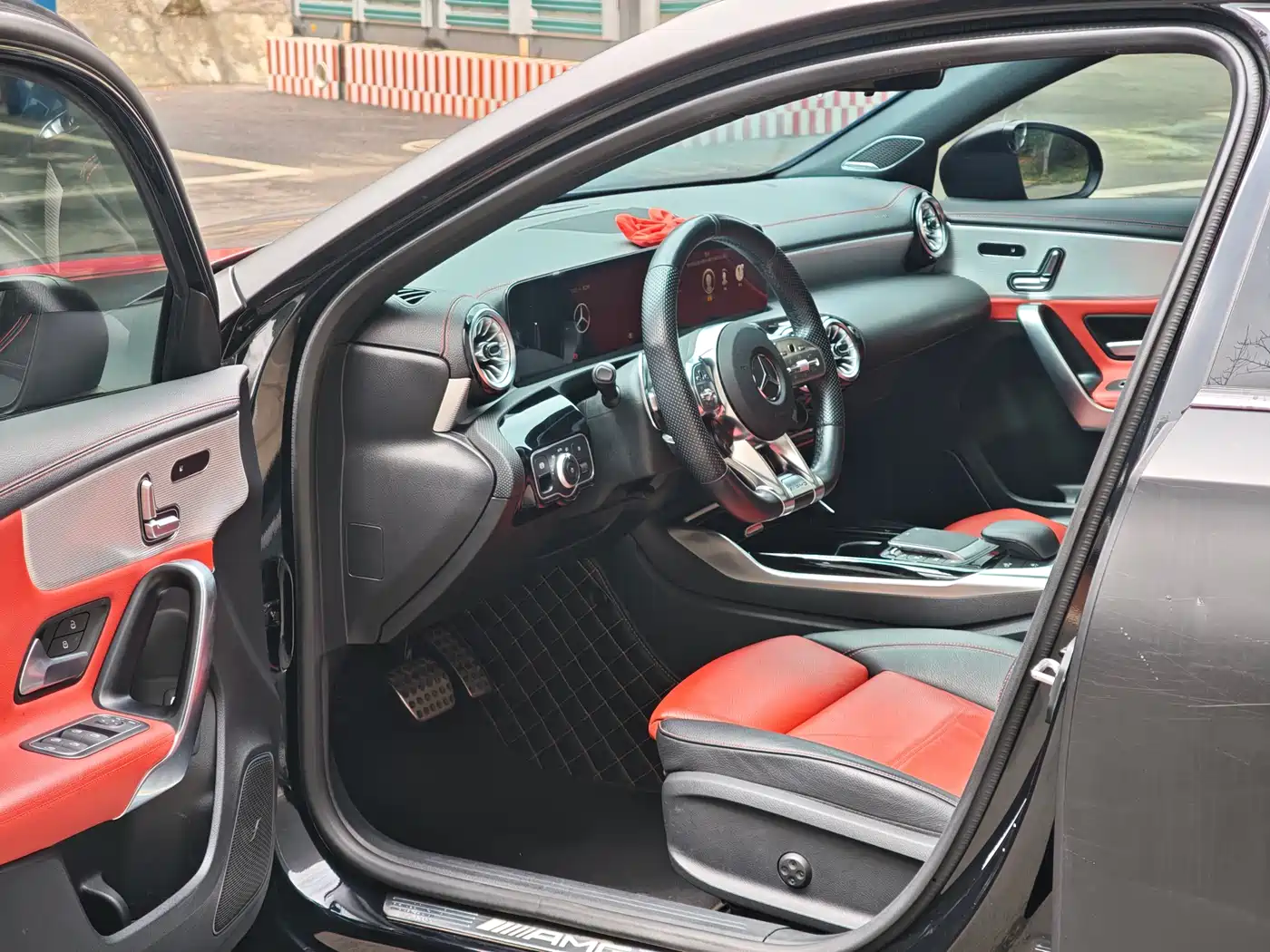 Mercedes-Benz A-Class AMG 2023 Model Year AMG A 35 L 4MATIC фото 7