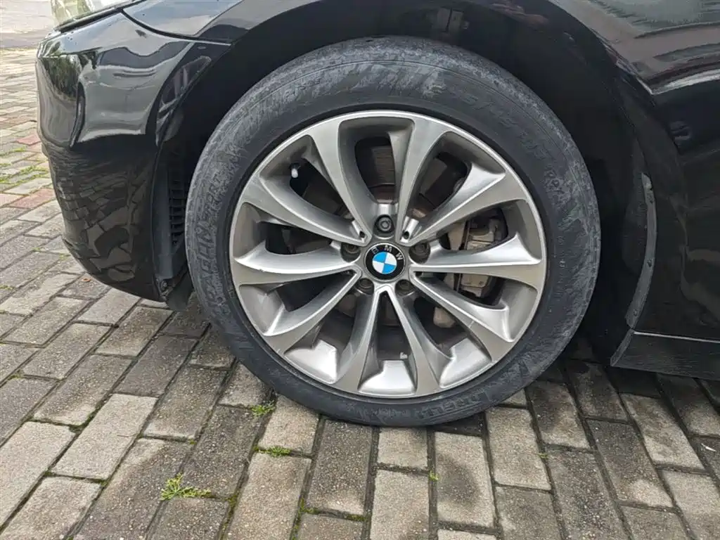BMW 5 Series 2014 528Li Leading Edition фото 25