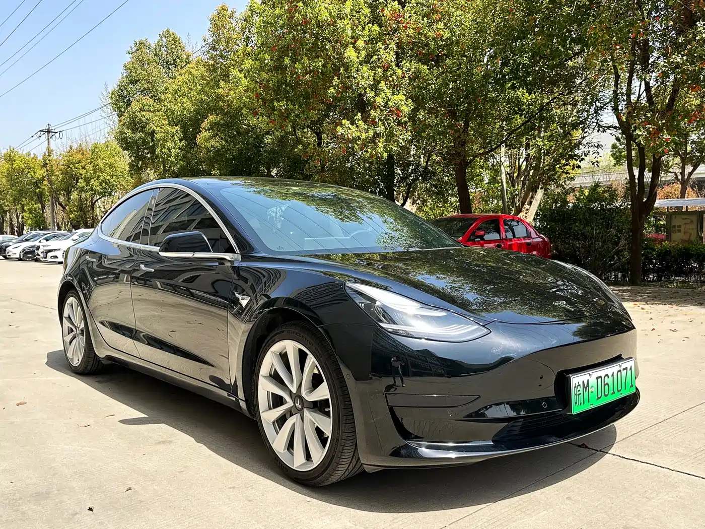 TESLA MODEL 3