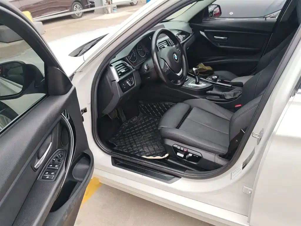 BMW 3 Series 2018 320Li Fashion Style фото 16