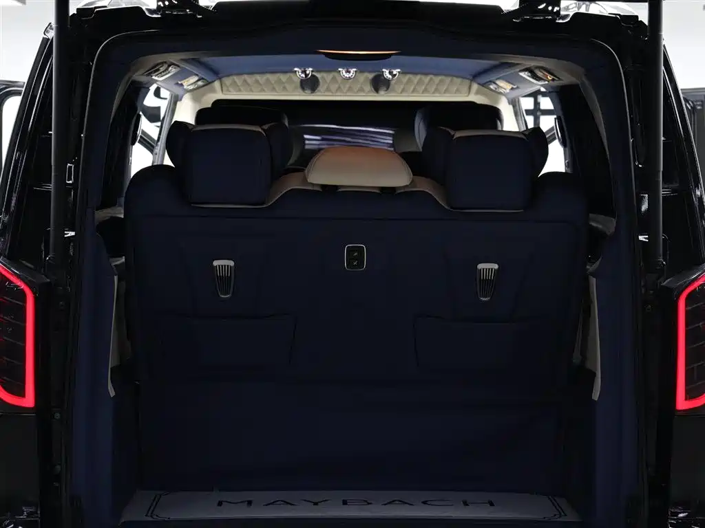 Mercedes-Benz Vito 2023 2.0T Business 7-Seater фото 7