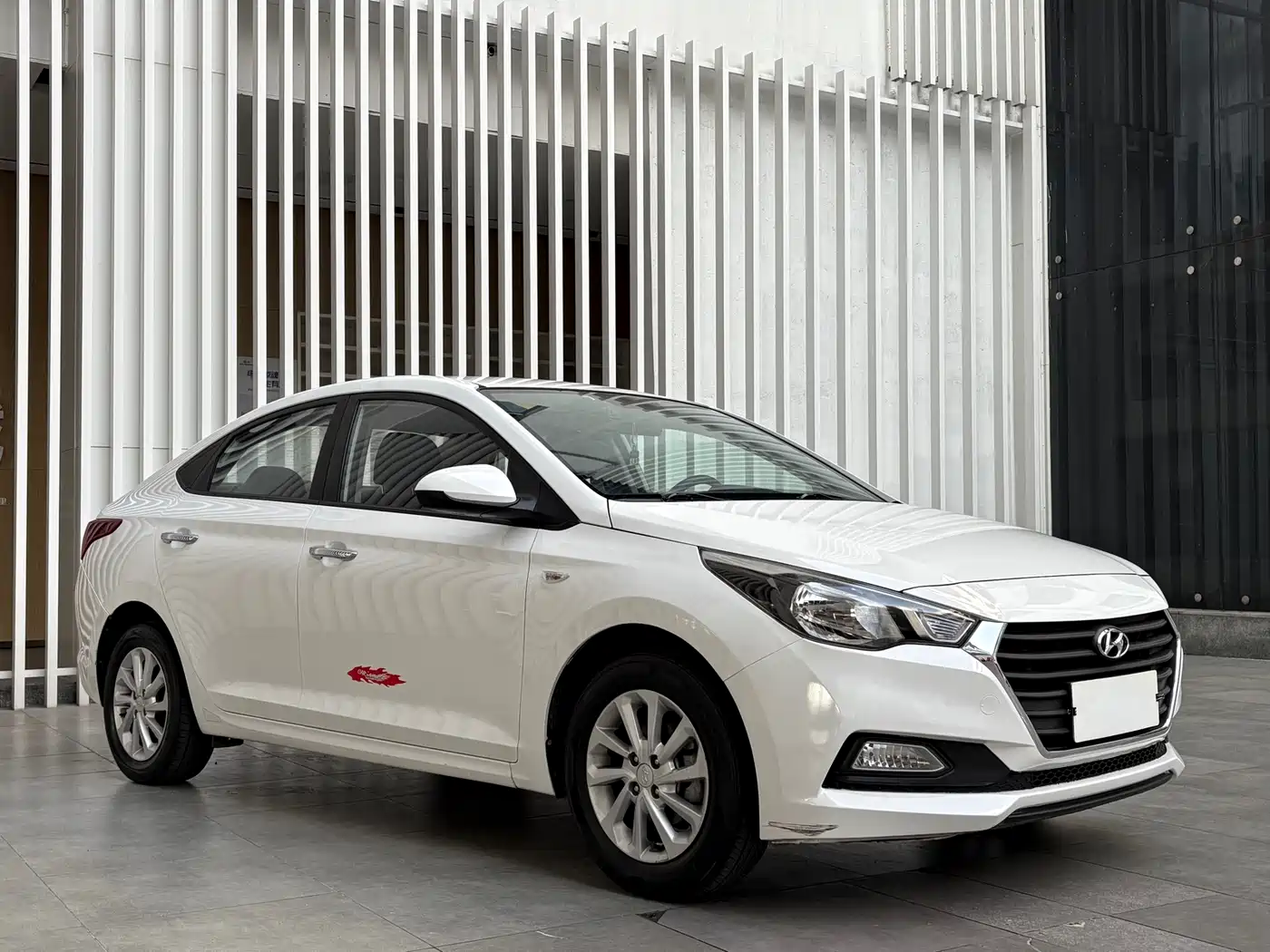 Hyundai Verna 2016 1.4L Manual Cool Edition GLS фото 3
