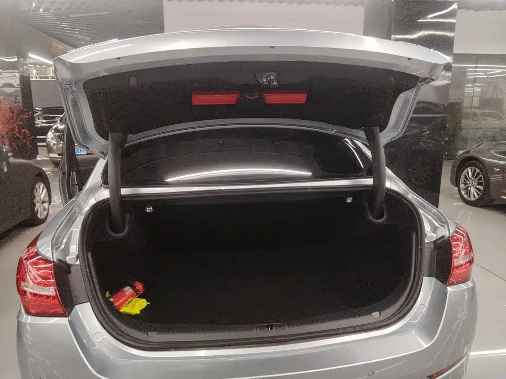 Hongqi H5 2018 2018 30TD Smart Connected Royal Edition