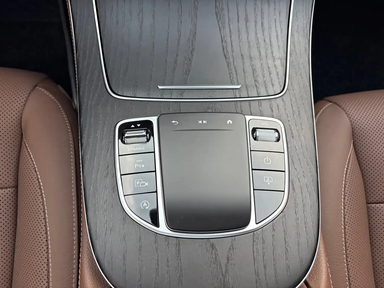 Фото 15 - Mercedes-Benz E-Class