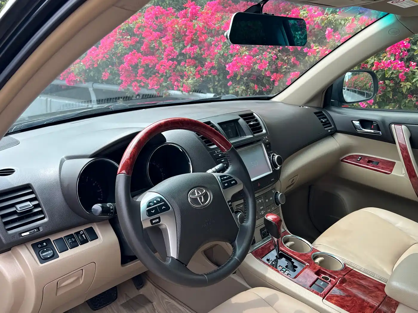 Toyota Highlander 2012 2.7L 2WD 7-Seater Luxury Edition фото 13
